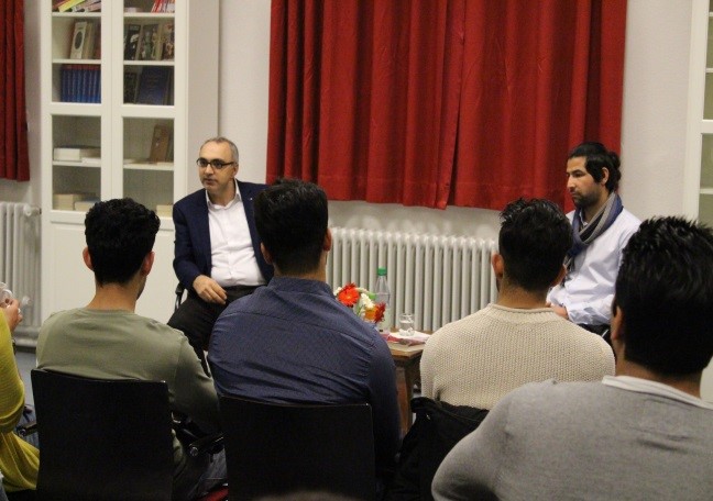 Gespräch mit Hassan Ali Djan über sein Buch Afghanistan. München. Ich